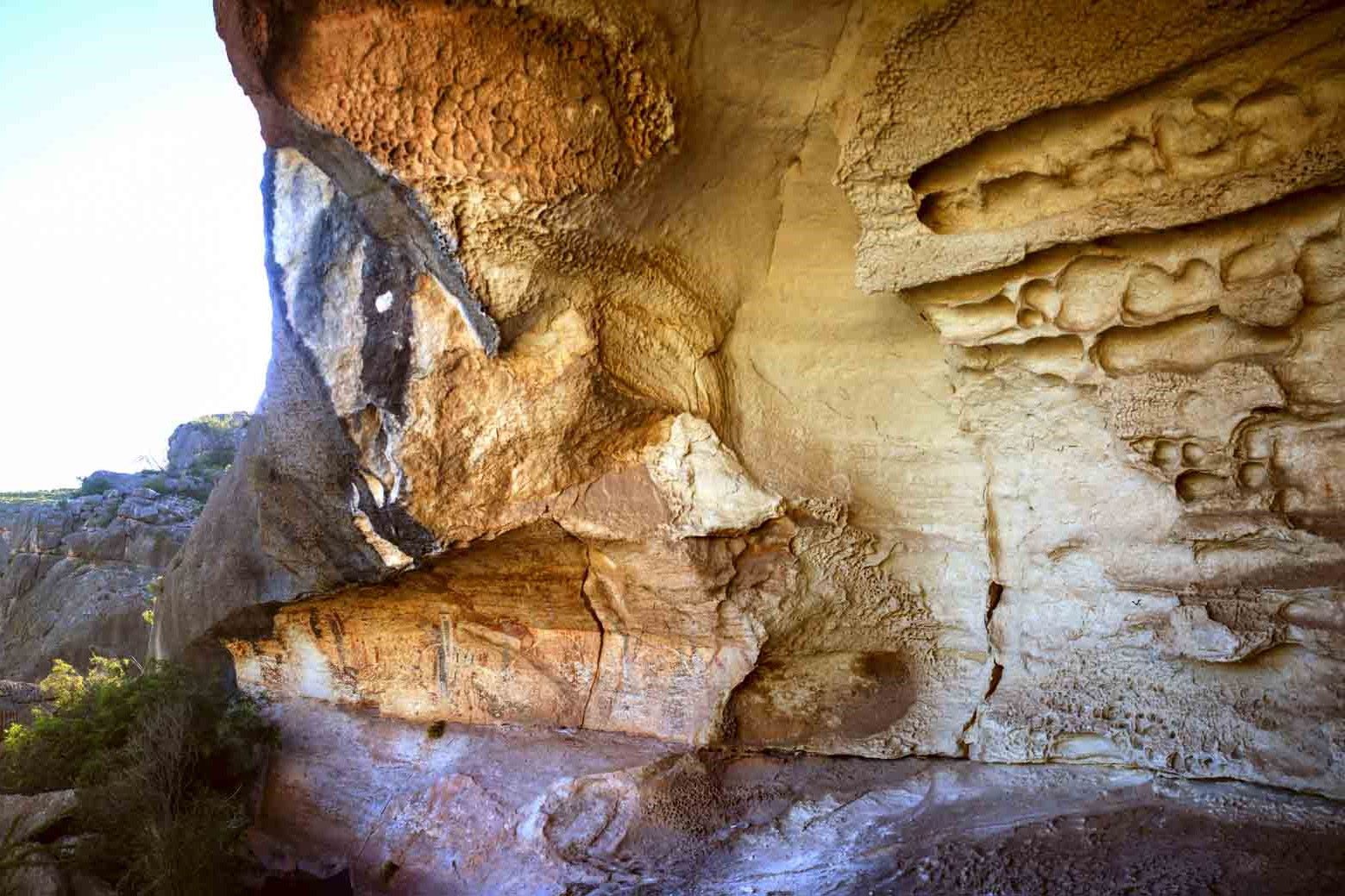 hidden-cave-art-of-texas-white-shaman