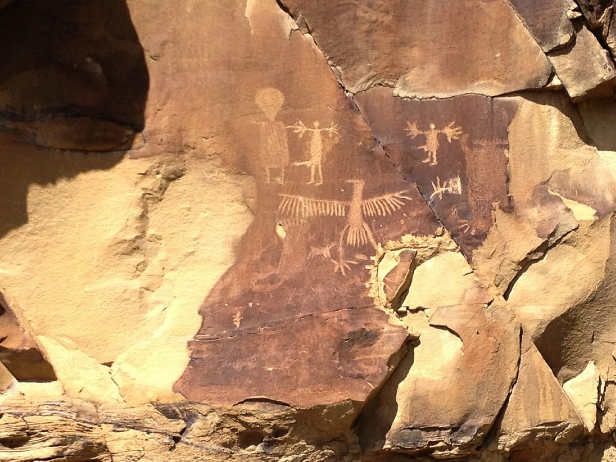 hidden-cave-art-of-wyomings-paint-rock