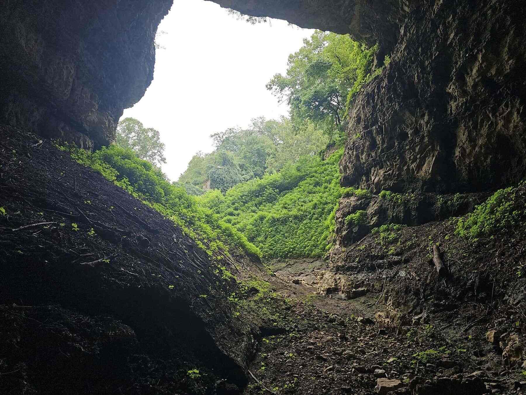 Hidden-Caves-Of-Missouri8217s-Grand-Gulf hidden-caves-of-missouris-grand-gulf