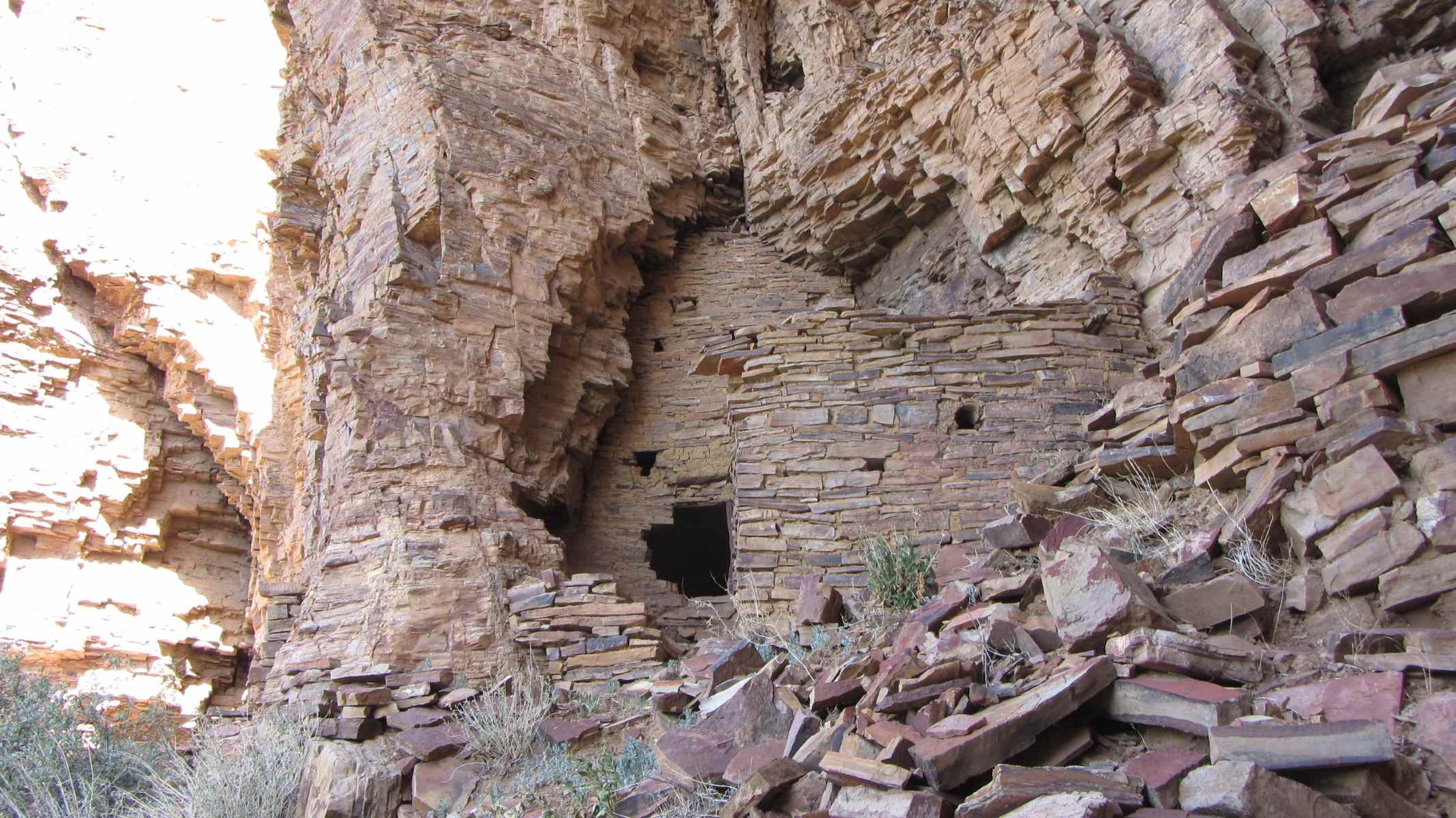 hidden-cliff-dwellings-of-arizonas-sierra-ancha