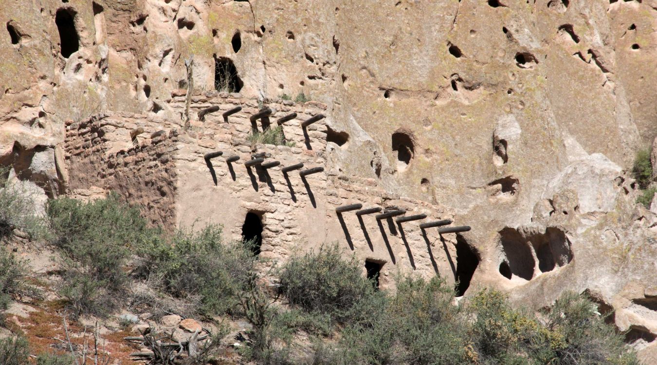 hidden-cliff-dwellings-of-new-mexicos-frijoles