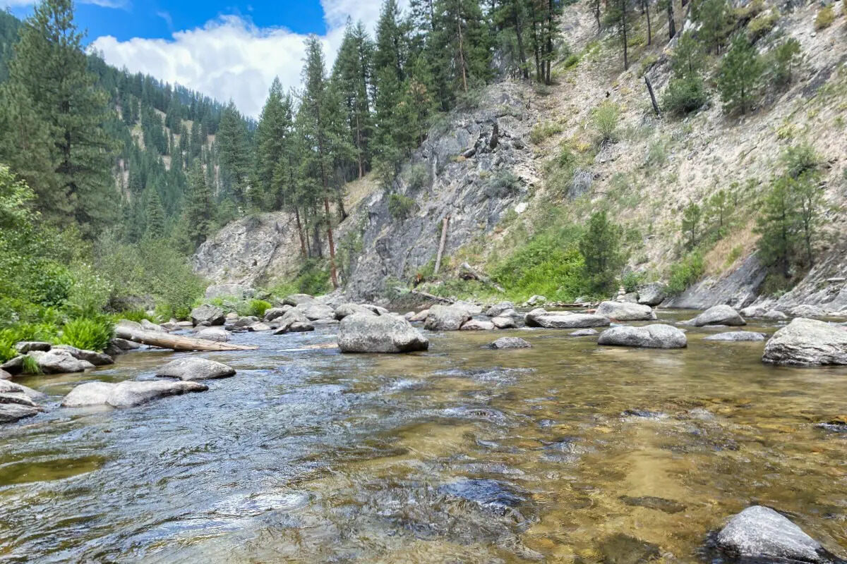 hidden-hot-springs-of-idahos-rocky-canyon