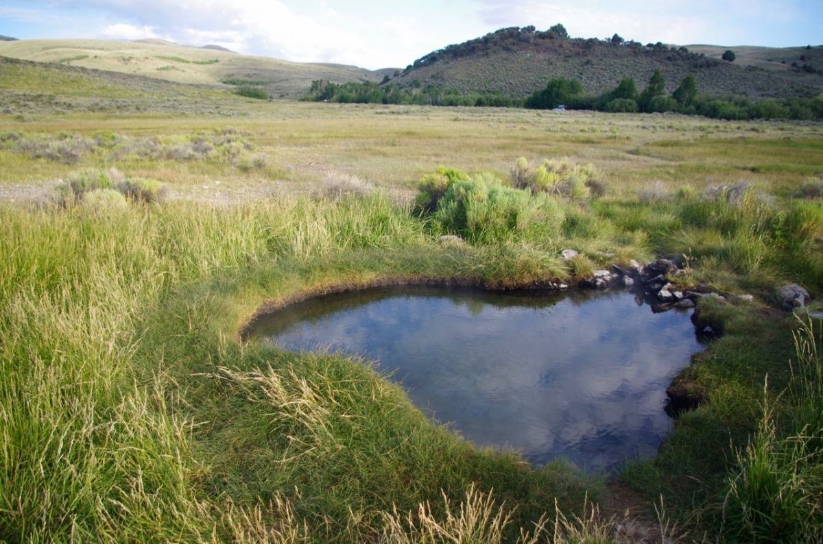 hidden-hot-springs-of-oregons-hart-mountain