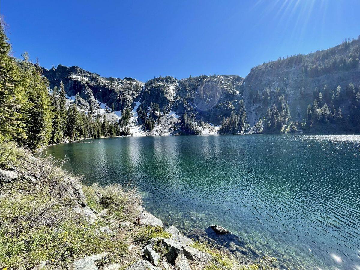 hidden-lakes-of-californias-marble-mountains