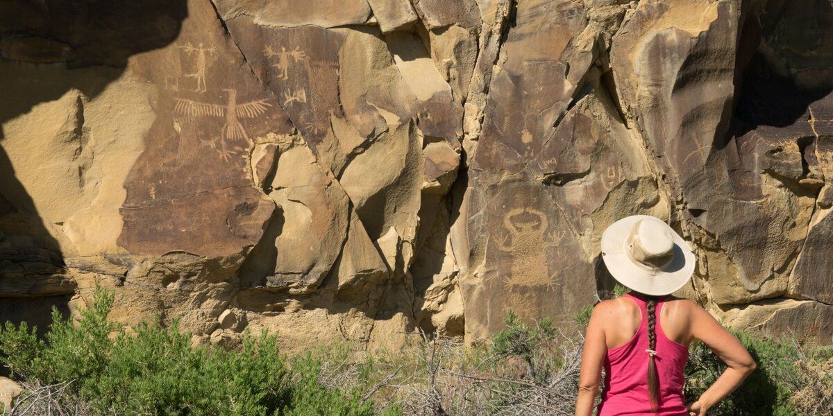 hidden-petroglyphs-of-wyomings-legend-rock