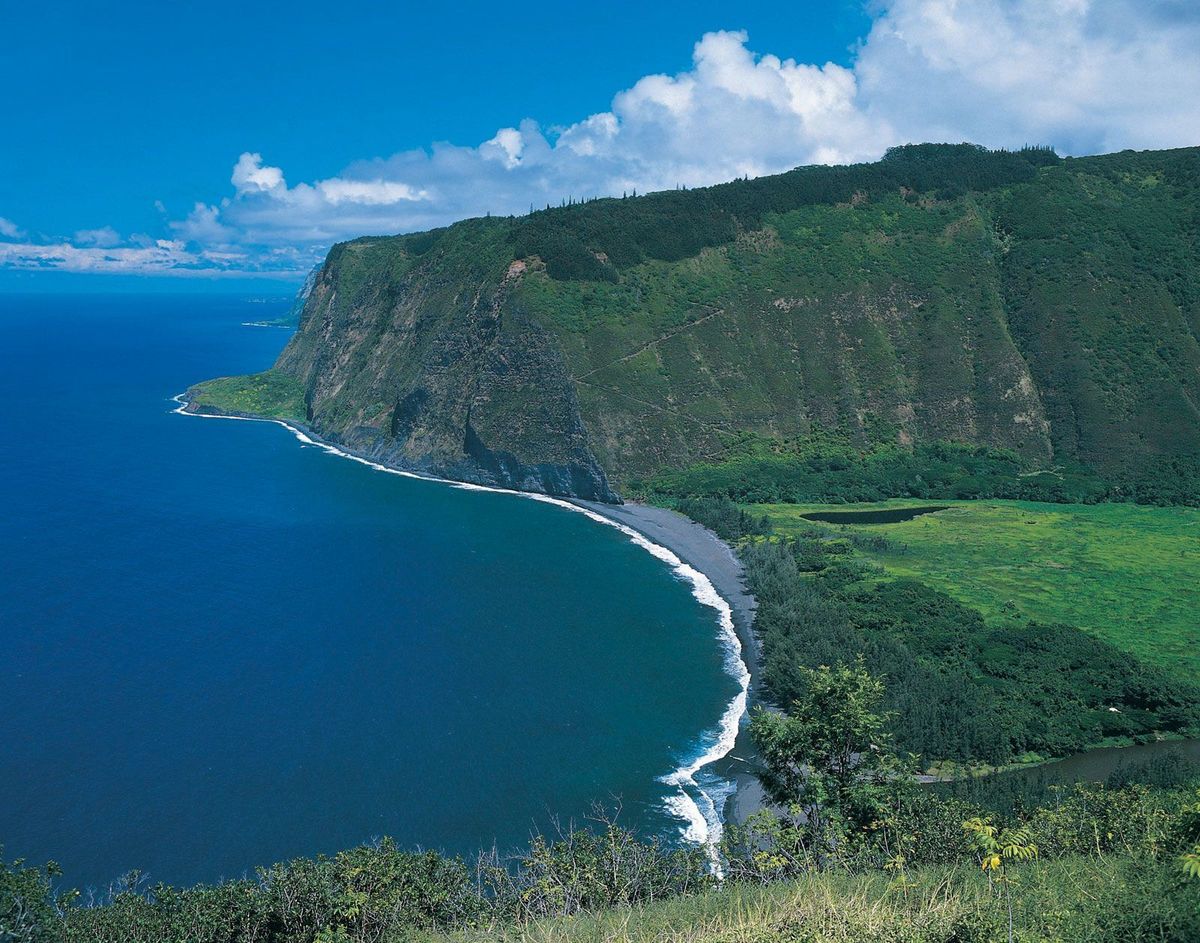 hidden-spring-basin-in-hawaiis-waianae
