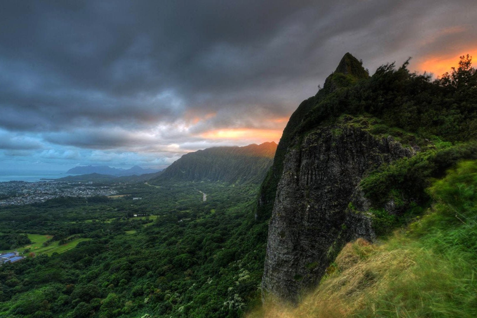 Hidden-Valleys-Of-Hawaii8217s-Nuuanu-Pali hidden-valleys-of-hawaiis-nuuanu-pali