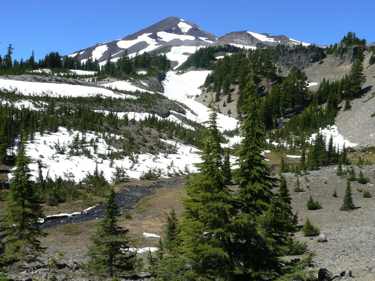 Hidden-Valleys-Of-Oregon8217s-Three-Sisters hidden-valleys-of-oregons-three-sisters