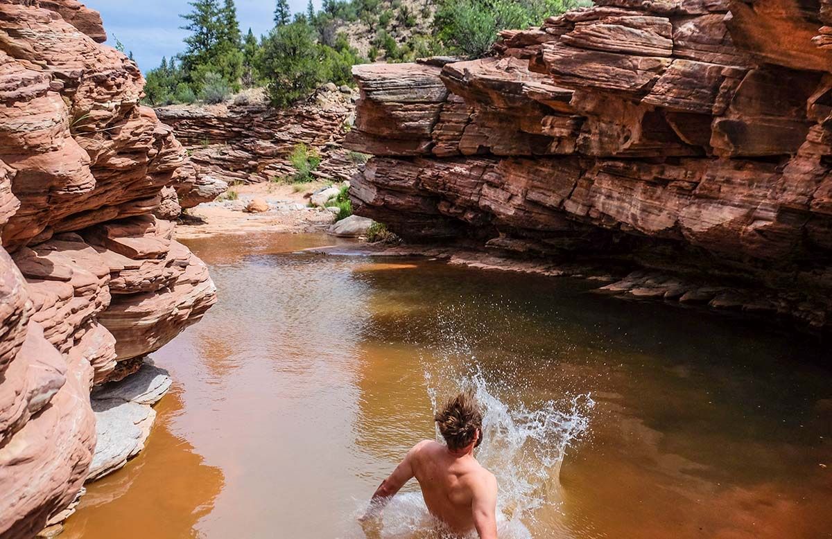 hidden-valleys-of-utahs-dark-canyon