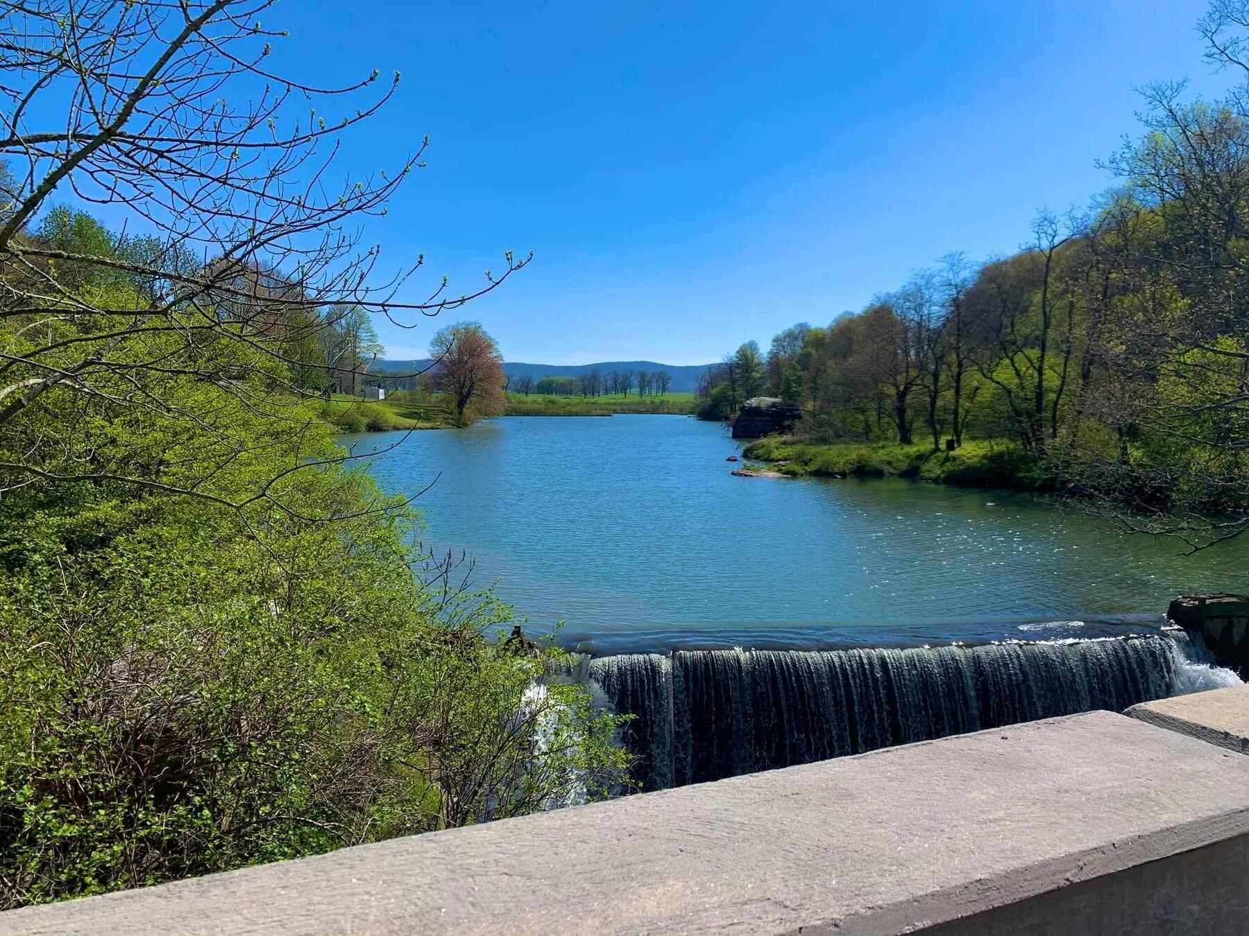 hidden-valleys-of-virginias-burkes-garden