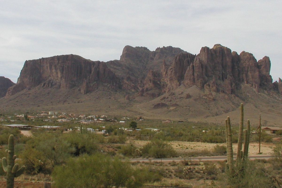 Lost-Mining-Claims-Of-Arizona8217s-Superstitions lost-mining-claims-of-arizonas-superstitions