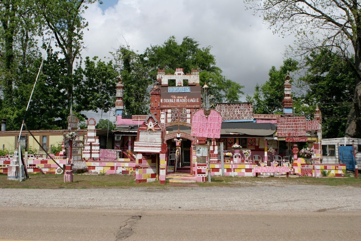 mississippis-secret-margarets-grocery-folk-art-experience