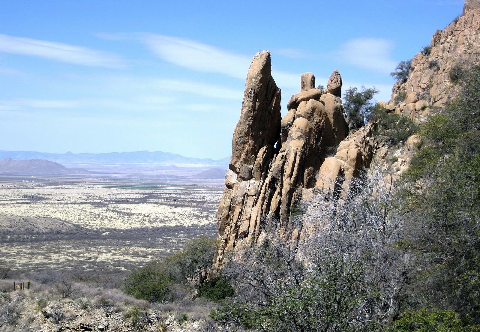 mysteries-of-arizonas-cochise-stronghold-paths
