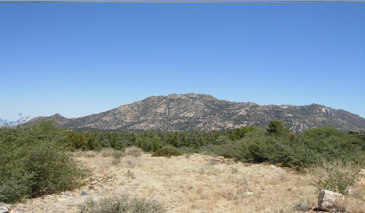 mysteries-of-arizonas-granite-mountain