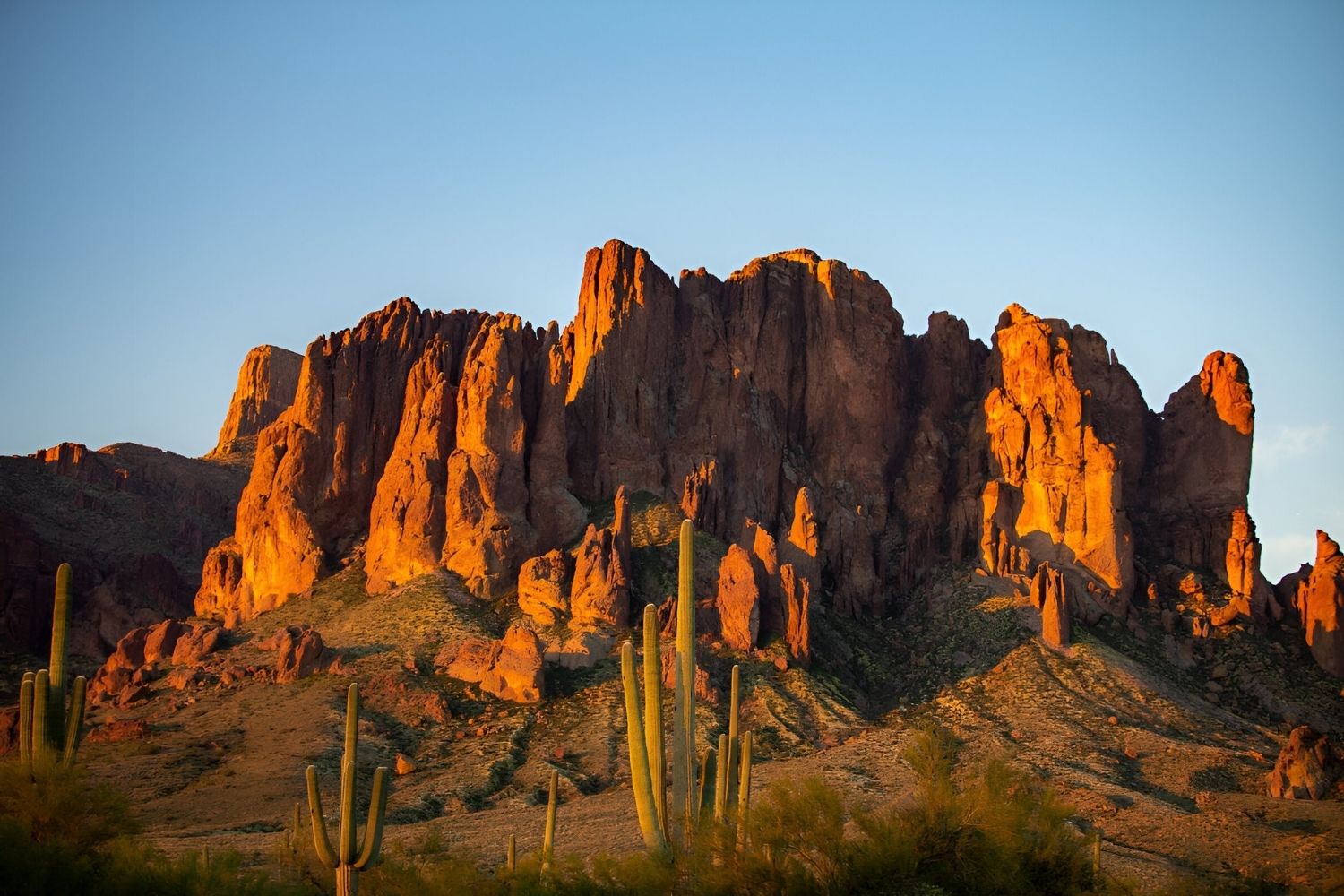 Mysteries-Of-Arizona8217s-Superstition-Peaks mysteries-of-arizonas-superstition-peaks