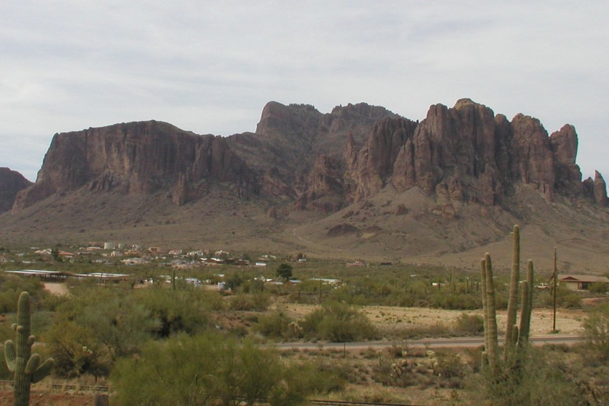 Mysteries-Of-Arizona8217s-Superstition-Range mysteries-of-arizonas-superstition-range