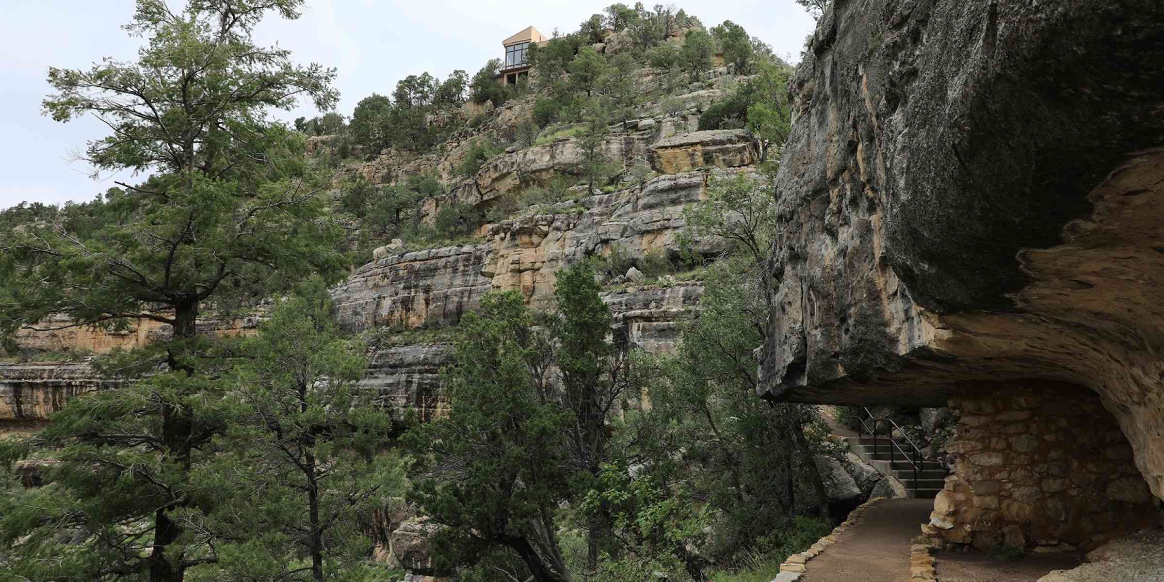 mysteries-of-arizonas-walnut-canyon-ruins
