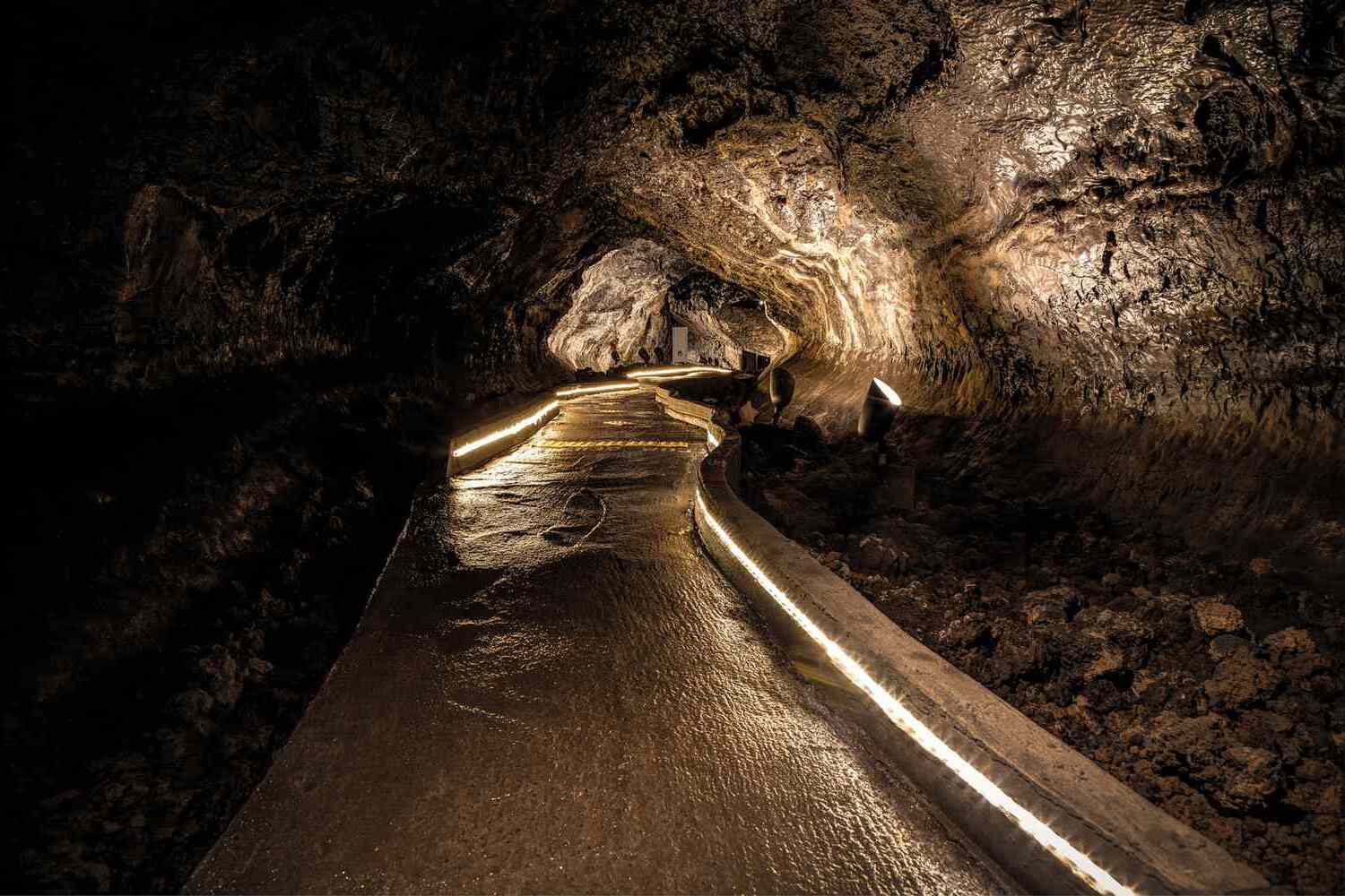 mysteries-of-californias-lava-caves