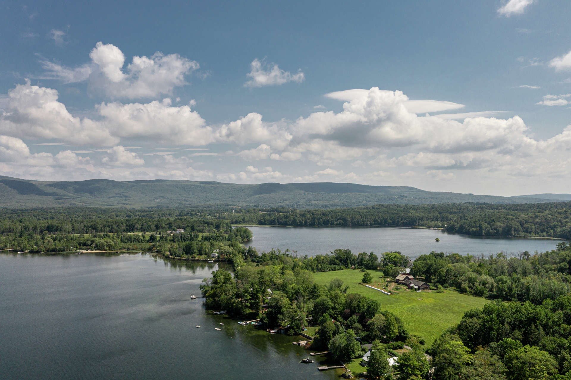 mysteries-of-connecticuts-twin-lakes