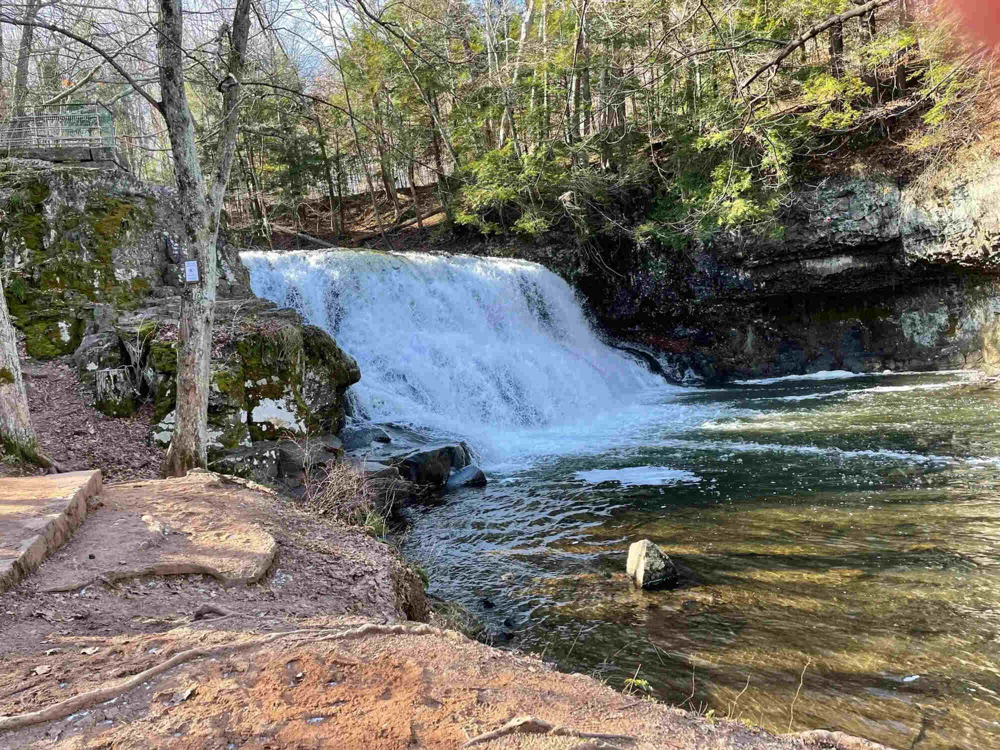 mysteries-of-connecticuts-wadsworth-springs