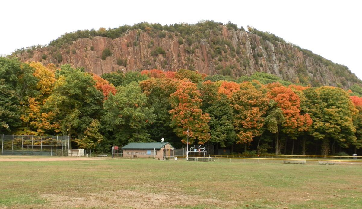 mysteries-of-connecticuts-west-rock