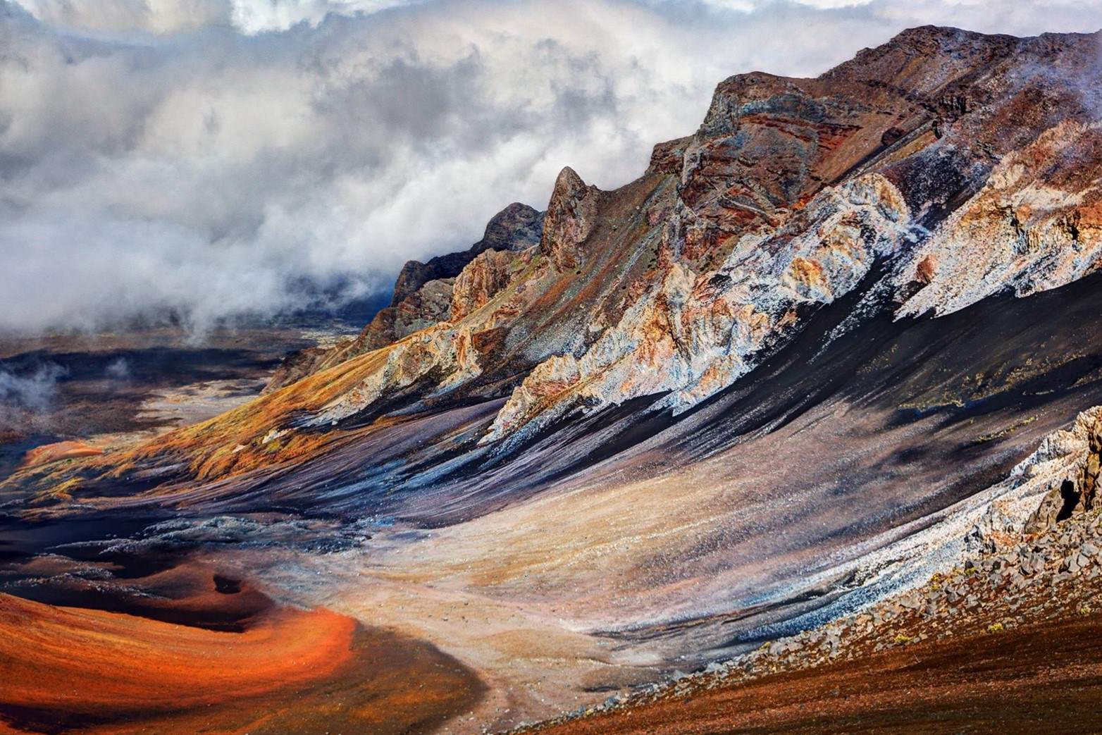 mysteries-of-hawaiis-haleakala-mountains