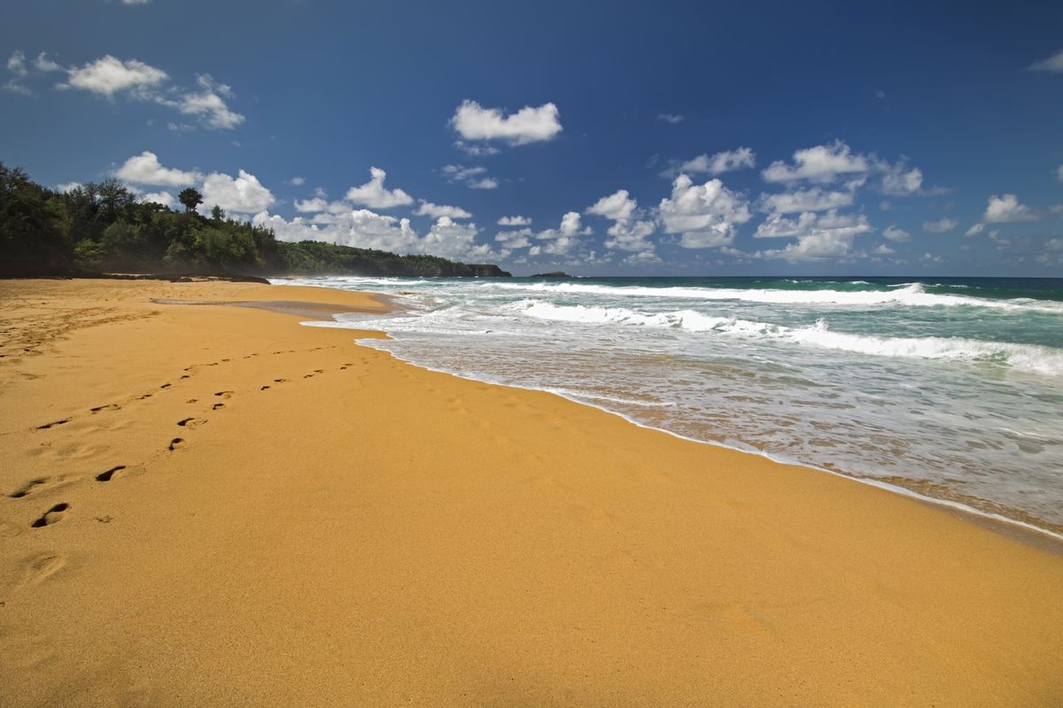 mysteries-of-hawaiis-hidden-beaches
