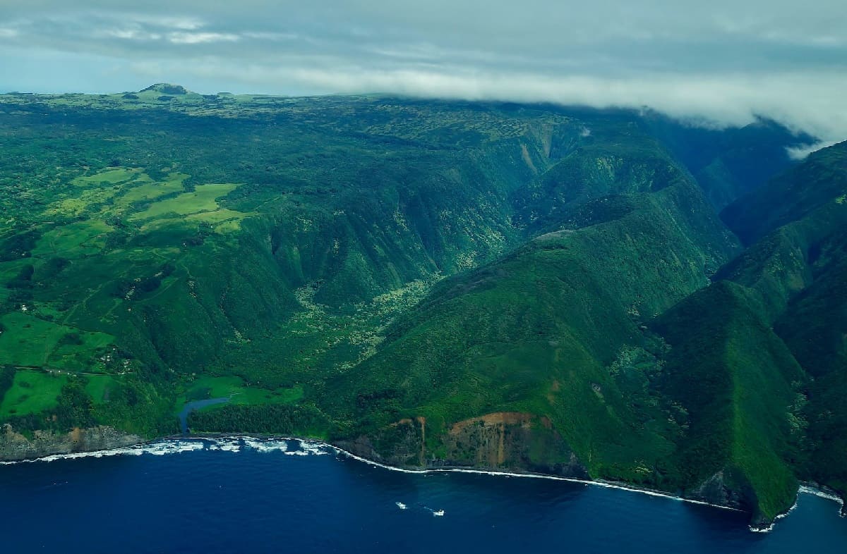 mysteries-of-hawaiis-pololu-valley