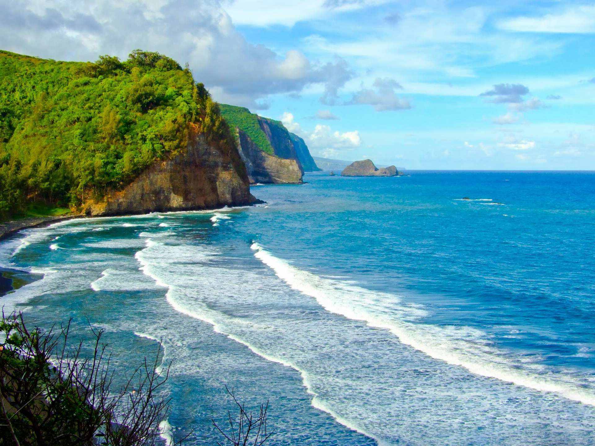 mysteries-of-hawaiis-pololu-valley-waters