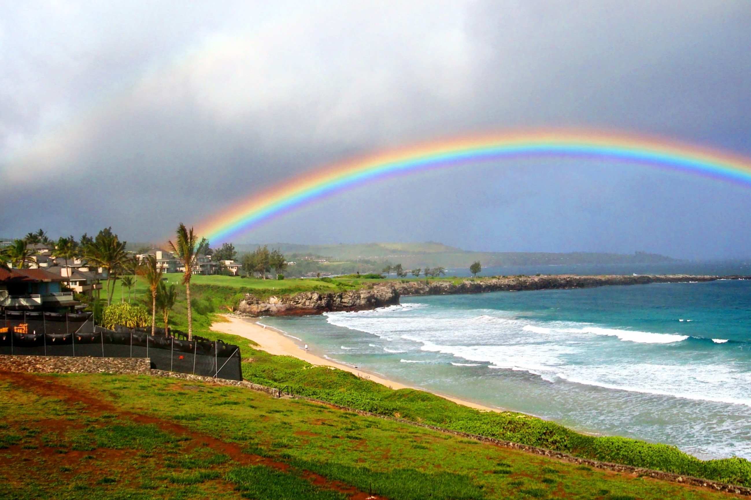 mysteries-of-hawaiis-rainbow-waters