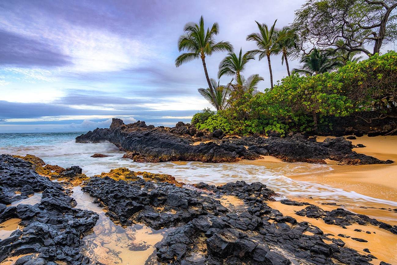 mysteries-of-hawaiis-secret-cove