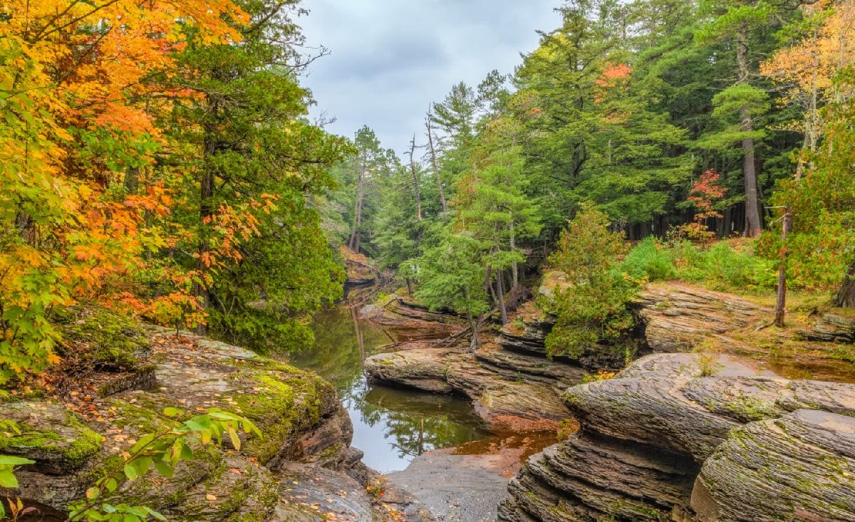 mysteries-of-michigans-porcupine-mountain-paths