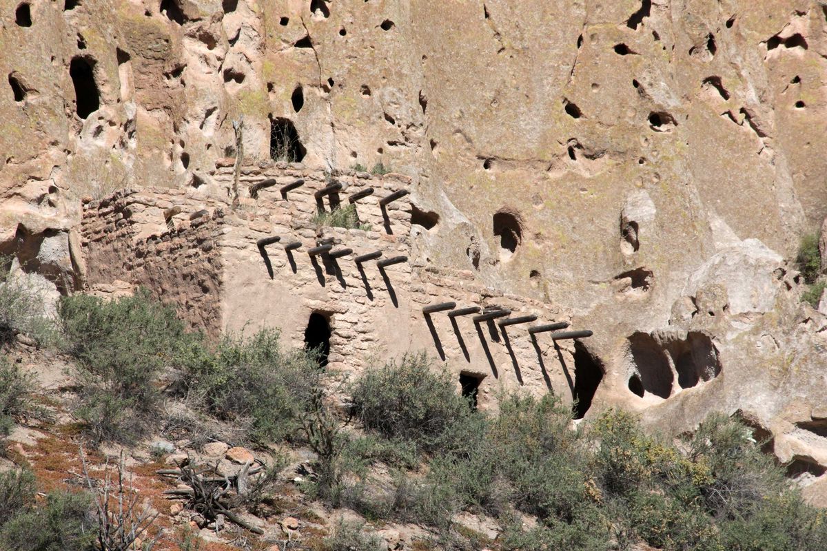 mysteries-of-new-mexicos-bandelier-trails