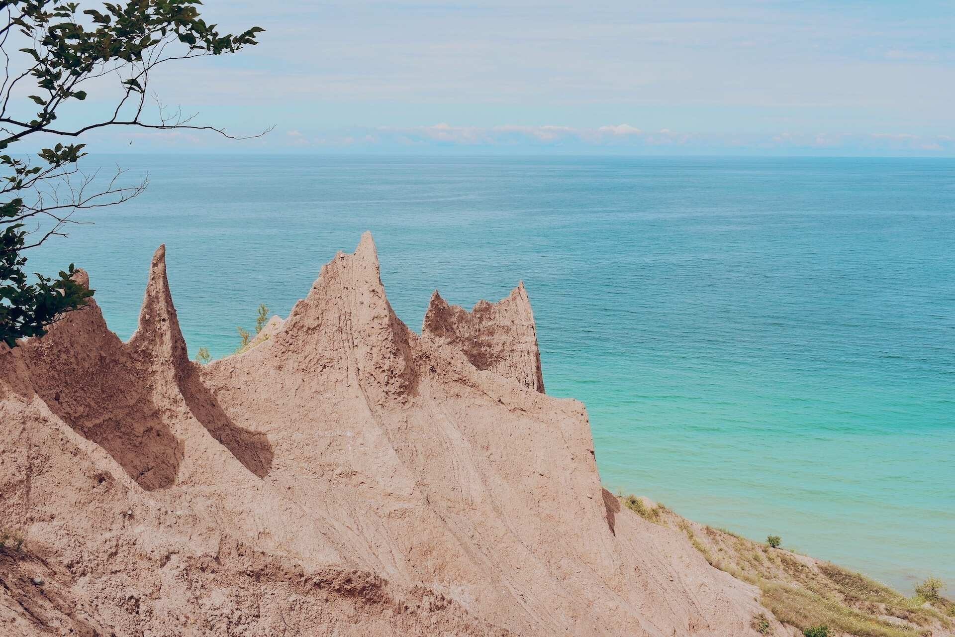 mysteries-of-new-yorks-chimney-bluffs