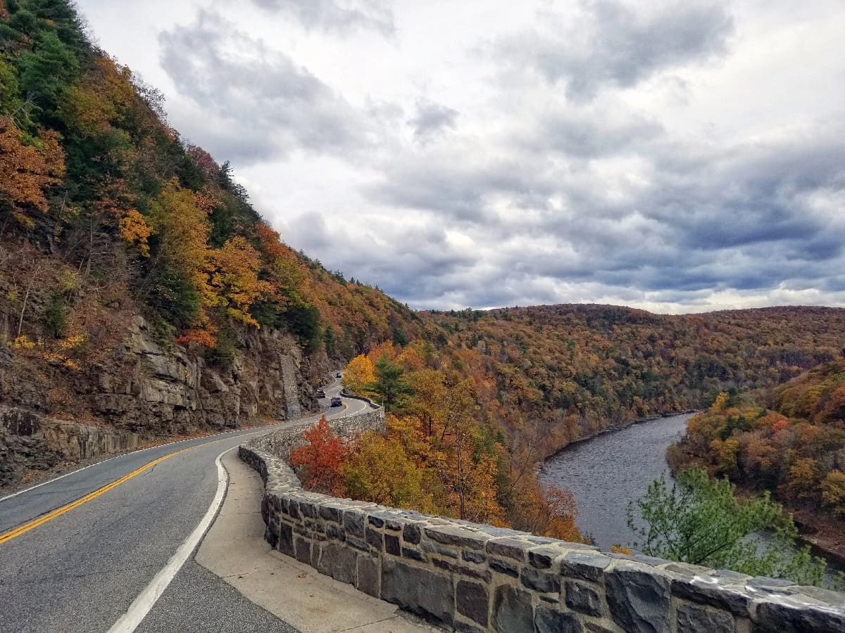 mysteries-of-pennsylvanias-hawks-nest
