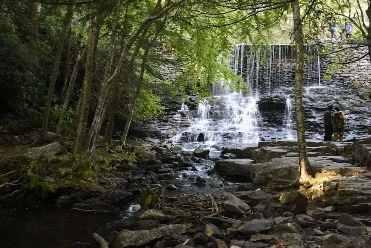 mysteries-of-pennsylvanias-hickory-valley