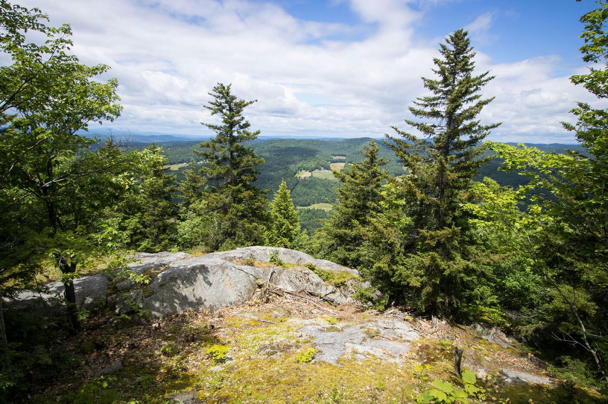 mysteries-of-vermonts-mount-ascutney-stone-paths