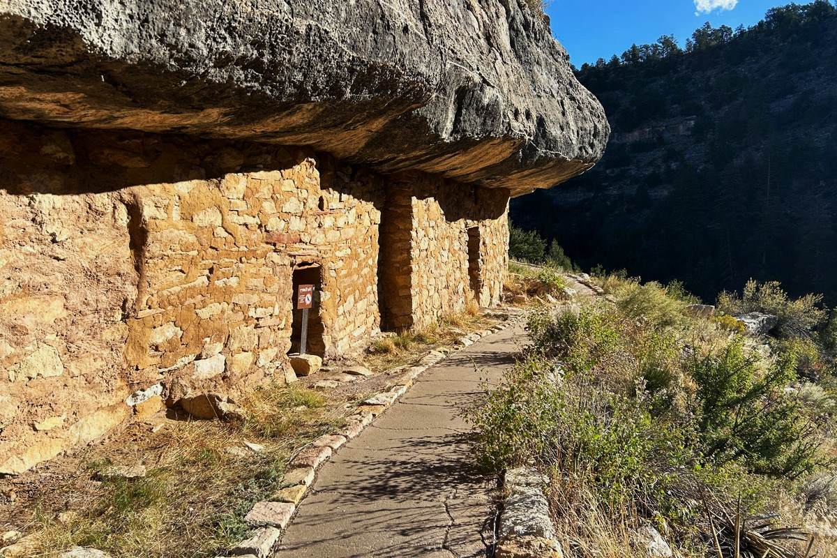 mysteries-of-walnut-canyons-ancient-trails
