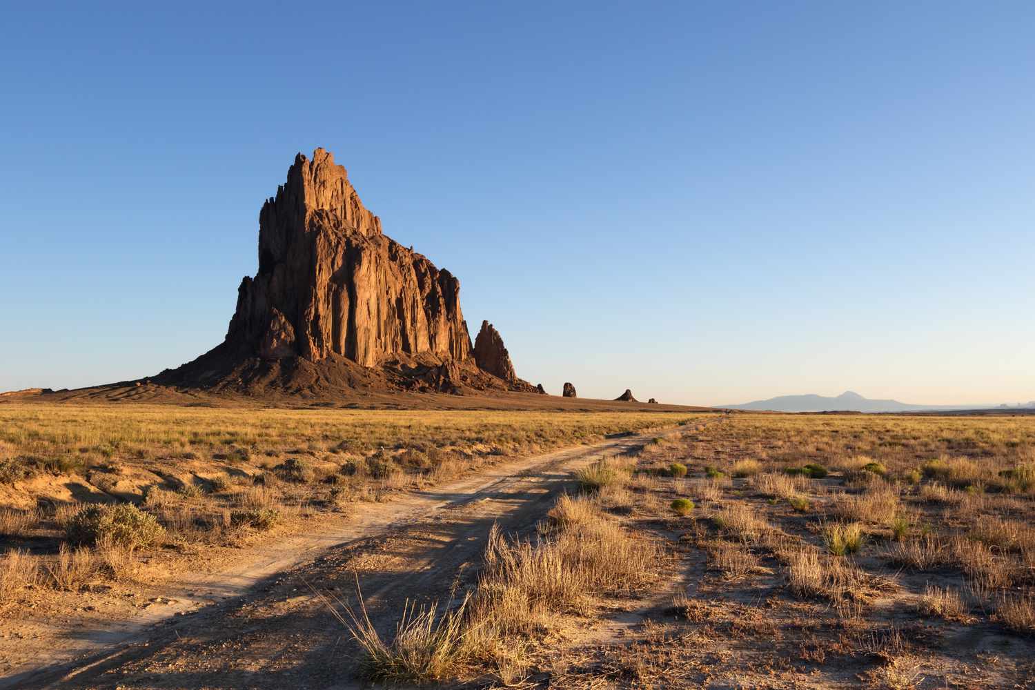 Mysteries-Surrounding-New-Mexico8217s-Shiprock-Peak mysteries-surrounding-new-mexicos-shiprock-peak