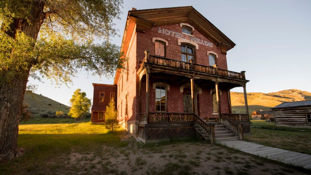 mystery-of-montanas-mission-ghost-camps