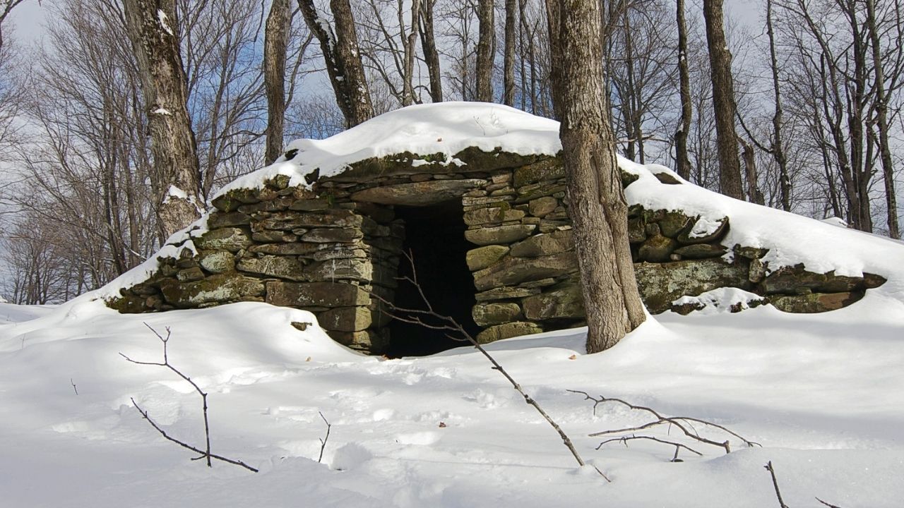 mystery-of-vermonts-mount-hunger-stone-walls