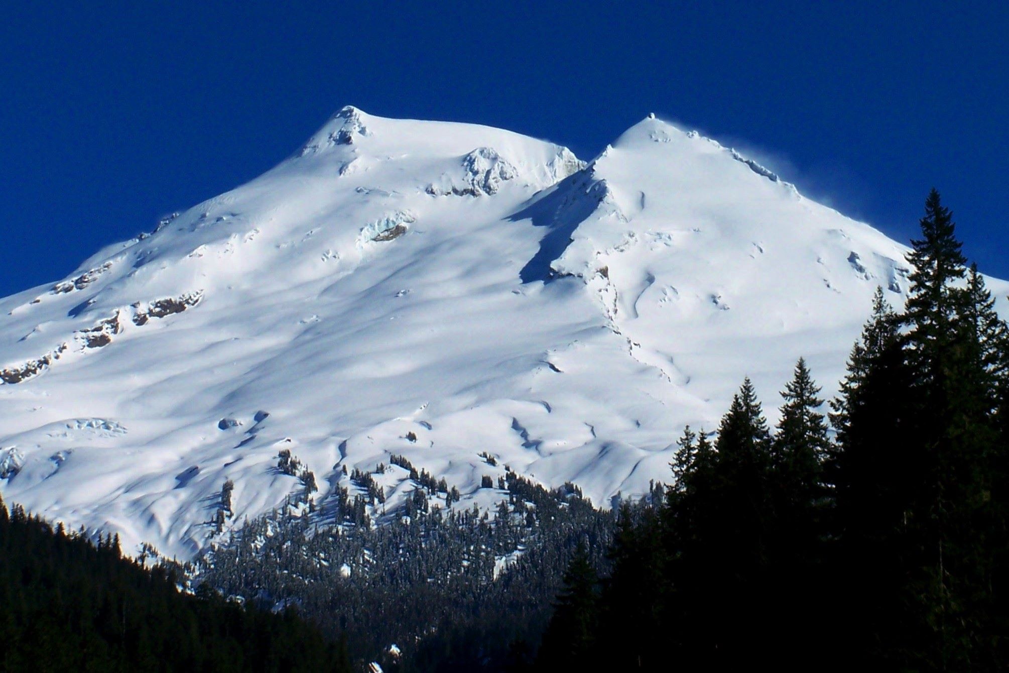 mystery-of-washingtons-baker-stone-rings
