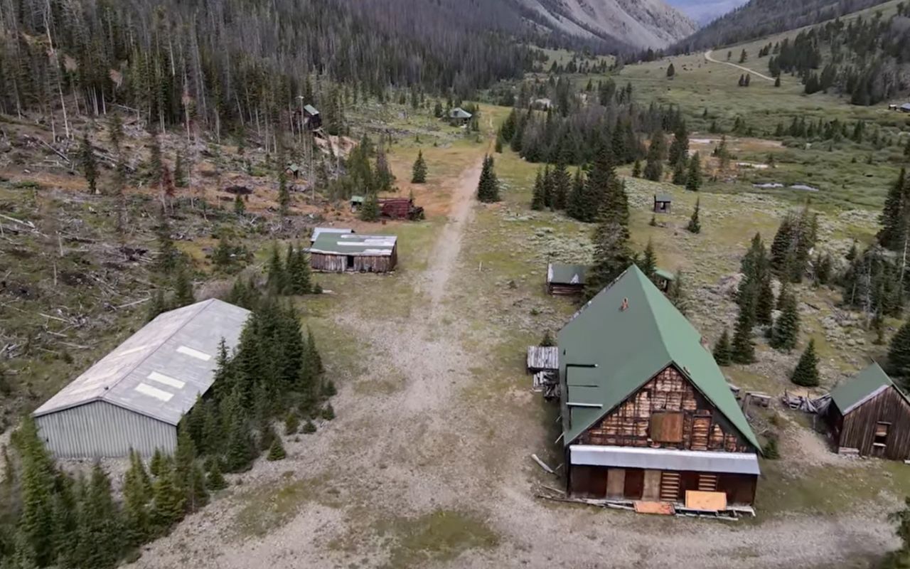 mystery-of-wyomings-ghost-camps