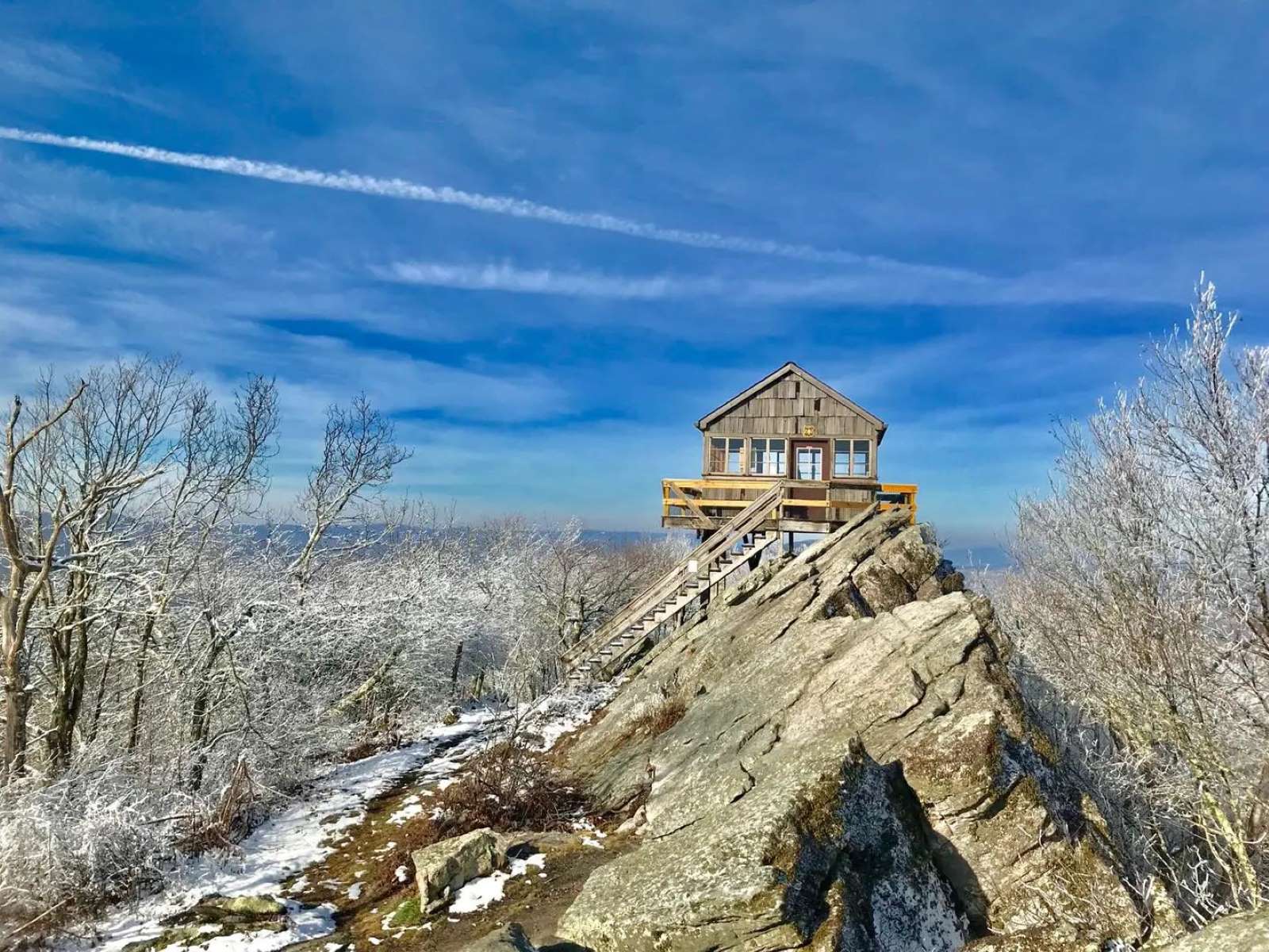 mystery-springs-of-west-virginias-hanging-rock