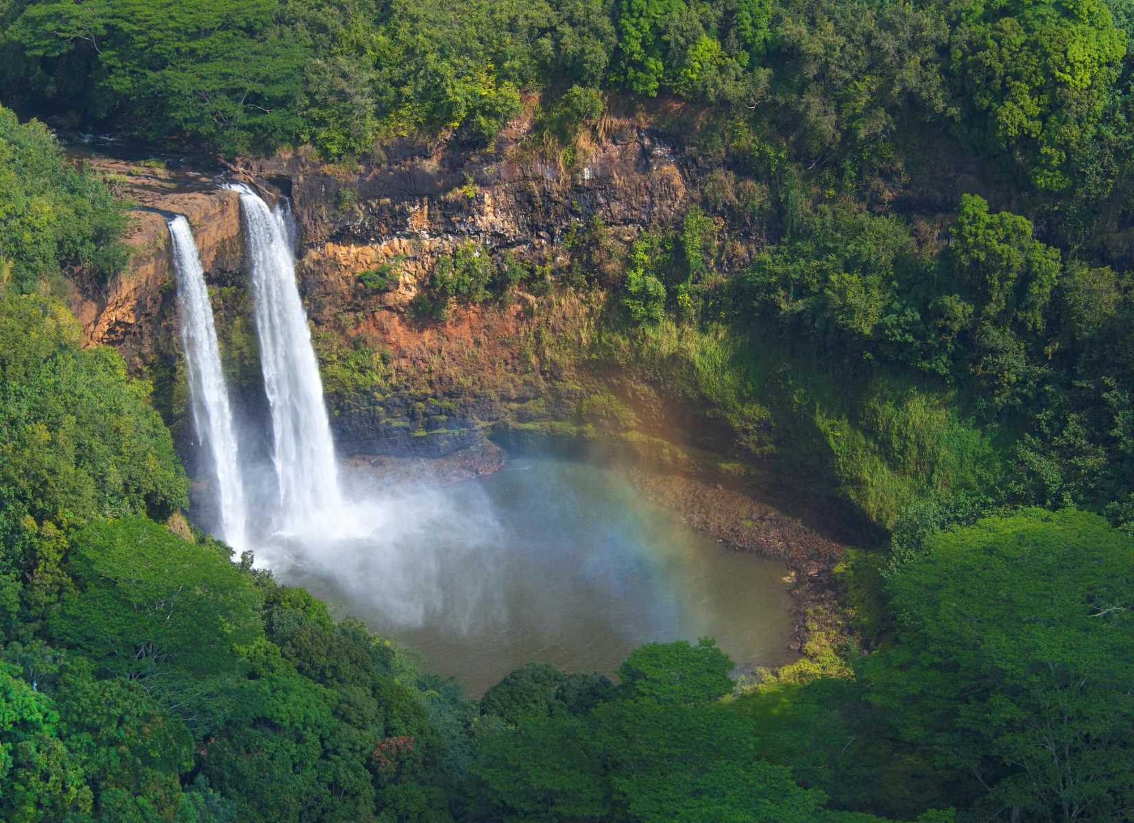 mystical-pools-hidden-in-hawaiis-wailua-valley