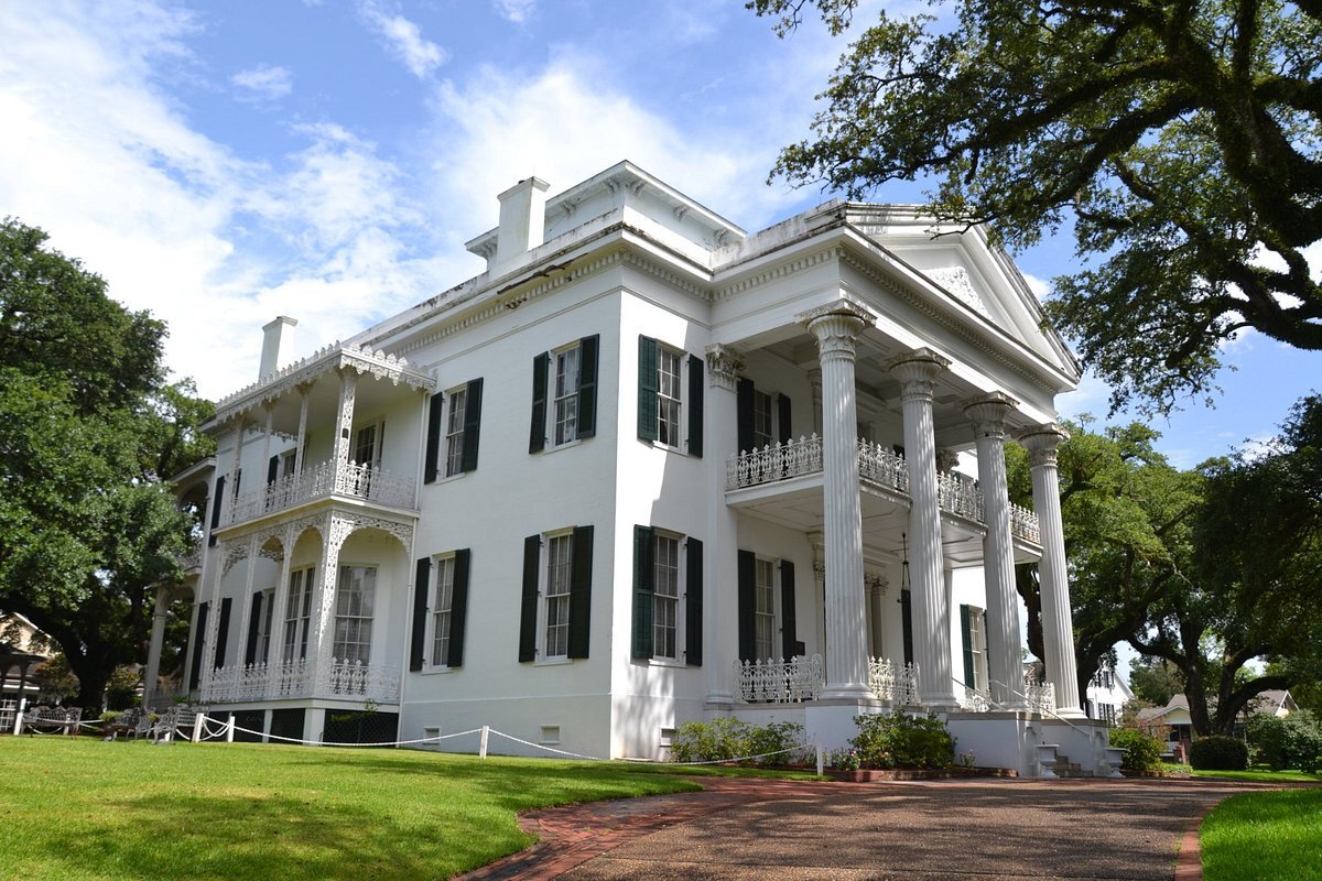 natchezs-secret-stanton-hall-greek-revival-mansion