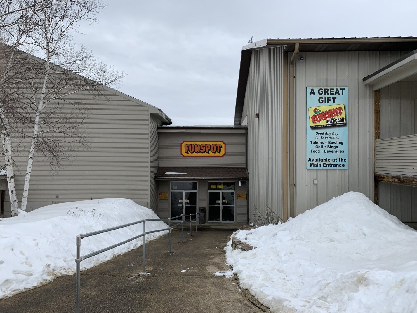 new-hampshires-secret-arcade-museum-vintage-games-galore