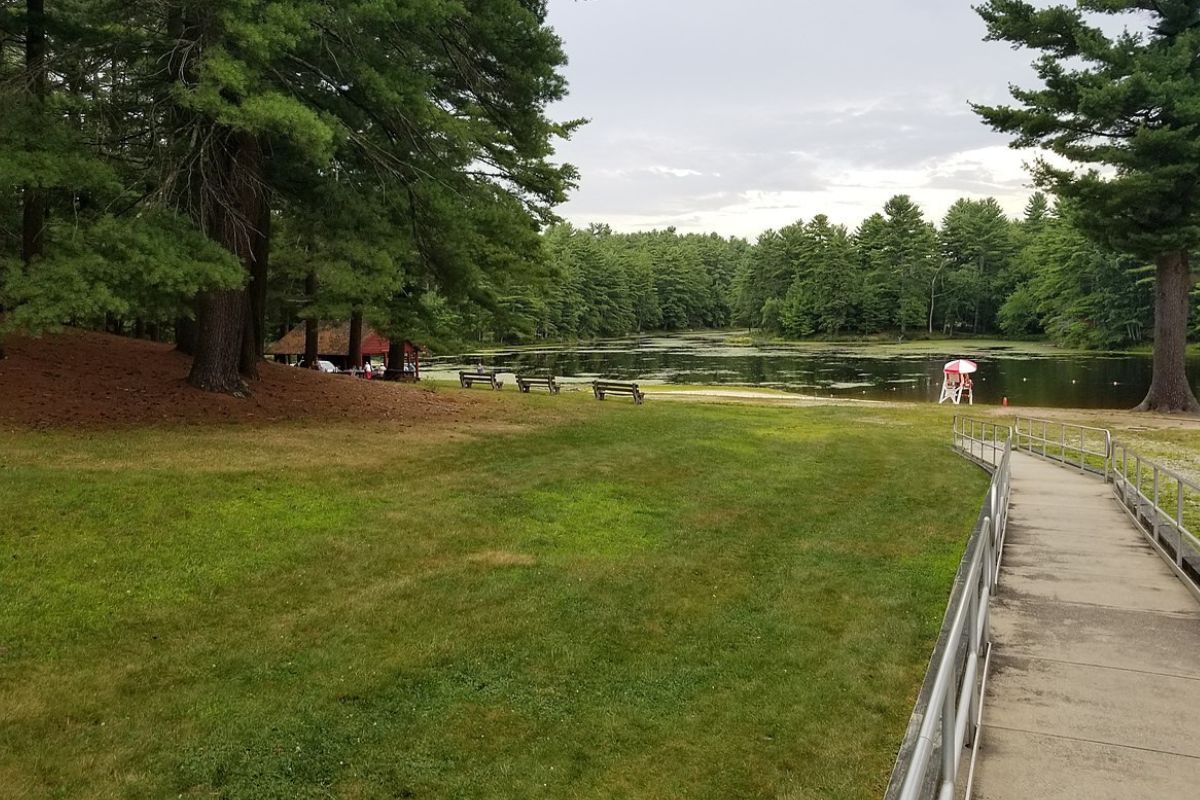 rhode-islands-secret-pulaski-state-park-freshwater-beach