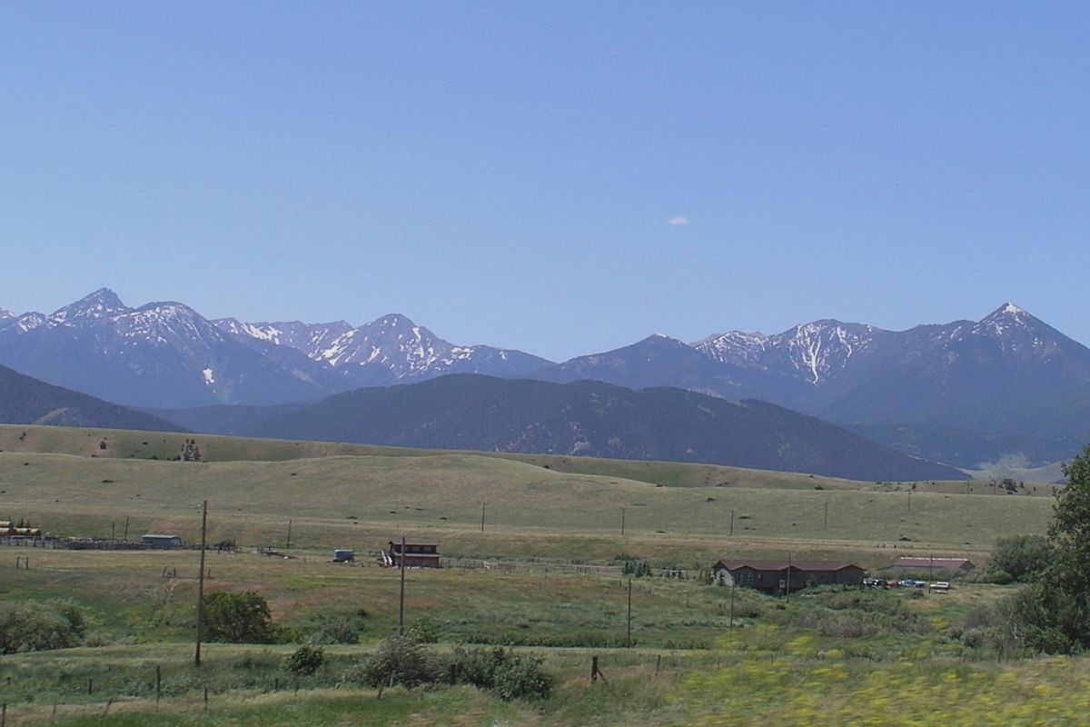 sacred-peaks-of-montanas-absaroka-range