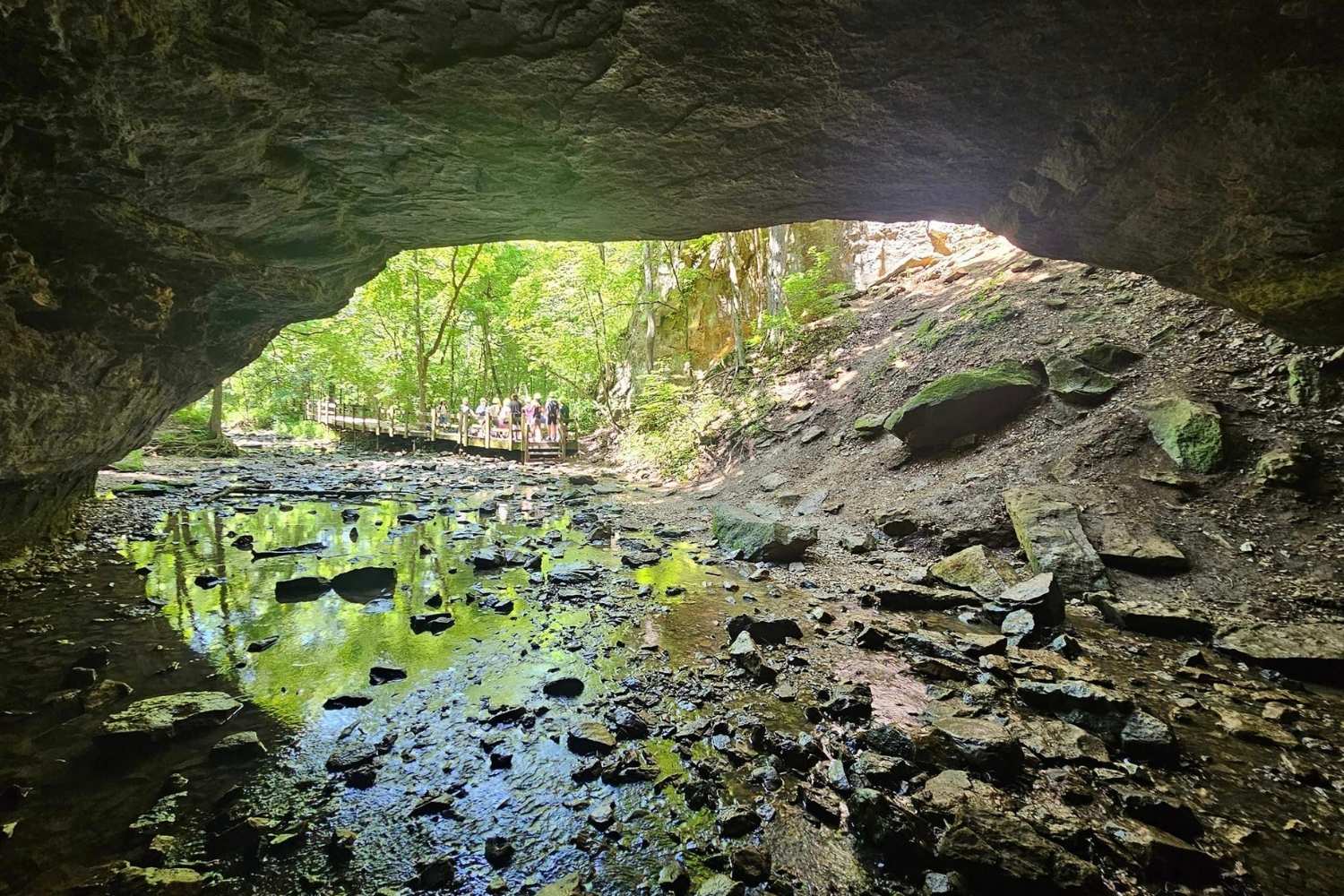 secret-cave-systems-of-missouris-rockbridge